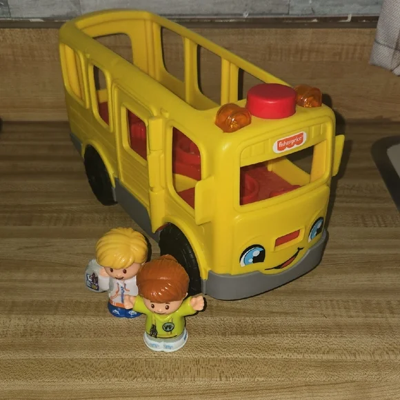 Fisher-Price Smiling Yellow Bus with Figures - Picture 1 of 2